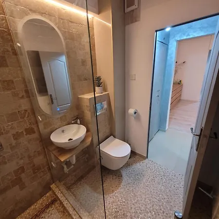Apartment Trei